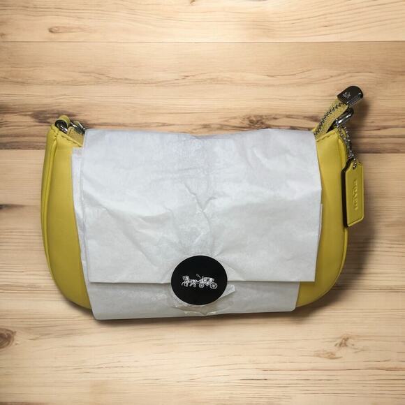 New With Tags Coach CJ608 Teri Shoulder Bag With Signature Quilting - Picture 10 of 12